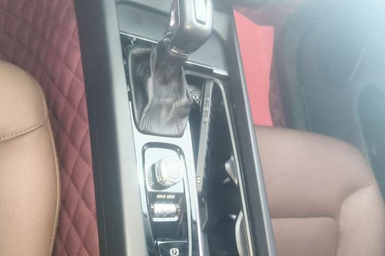 Used Volvo XC60 2020 T5 4x4 Zhiyi Luxury Edition Gear Lever
