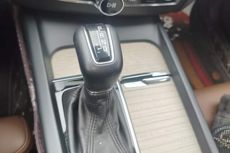 Used Volvo XC60 2020 T5 4x4 Smart Luxury Edition Gear Lever
