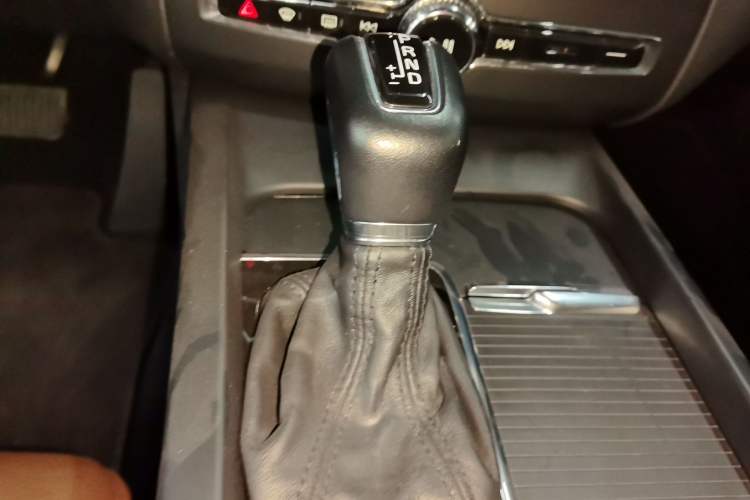 Used Volvo XC60 2020 T5 4x4 Zhiyi Luxury Edition Gear Lever