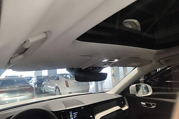 Used Volvo XC60 2020 T5 4x4 Smart Luxury Edition Headliner