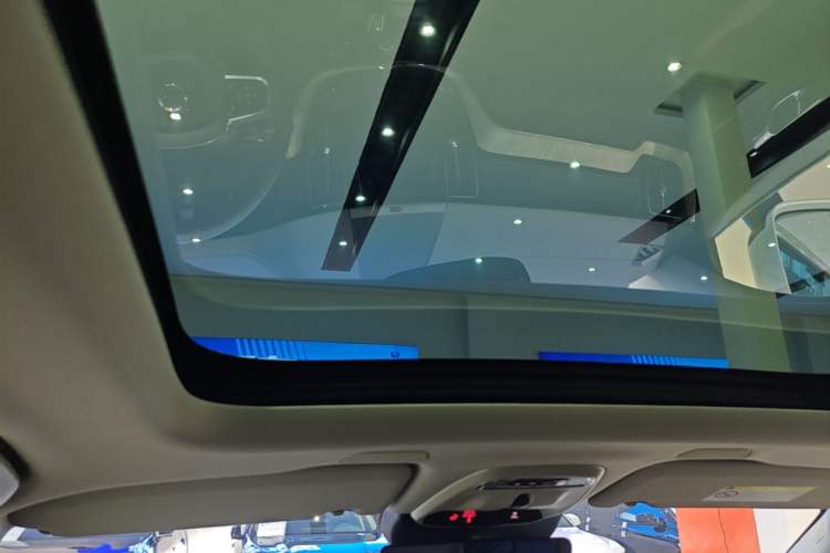 Used Volvo XC60 2020 T5 4x4 Smart Luxury Edition Headliner