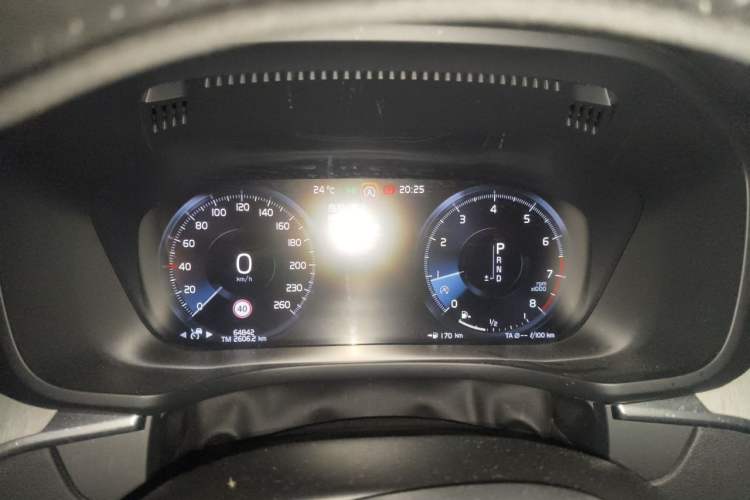 Used Volvo XC60 2020 T5 4x4 Smart Luxury Edition Instrument Cluster