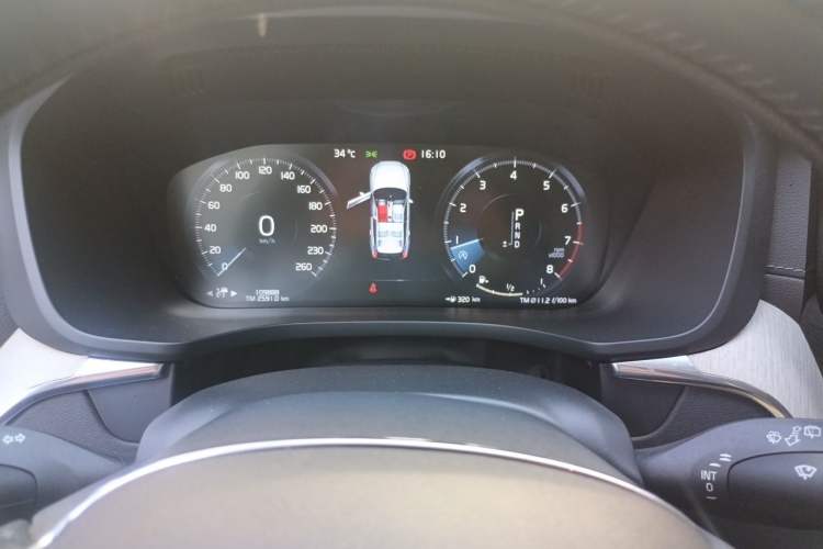 Used Volvo XC60 2020 T5 4x4 Smart Luxury Edition Instrument Cluster