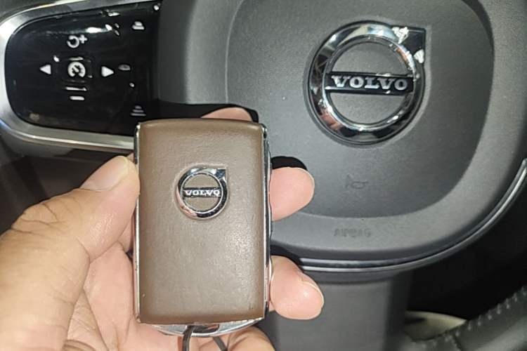 Used Volvo XC60 2020 T5 4x4 Smart Luxury Edition Interior 1