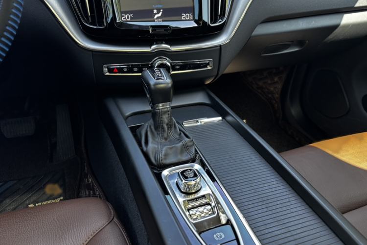 Used Volvo XC60 2020 T5 4x4 Zhiyi Luxury Edition Interior 12