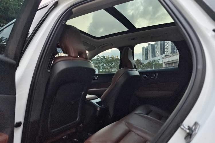 Used Volvo XC60 2020 T5 4x4 Zhiyi Luxury Edition Interior 12