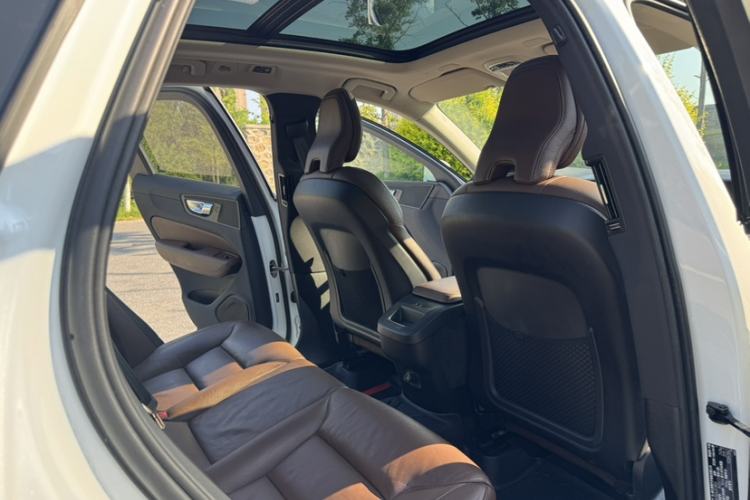 Used Volvo XC60 2020 T5 4x4 Zhiyi Luxury Edition Interior 12