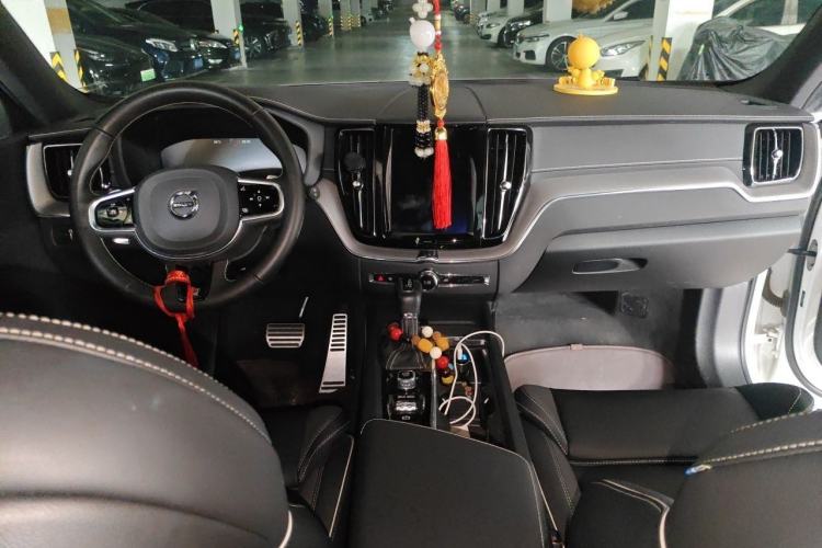 Used Volvo XC60 2020 T5 4x4 Smart & Dynamic Sport Edition Interior 2