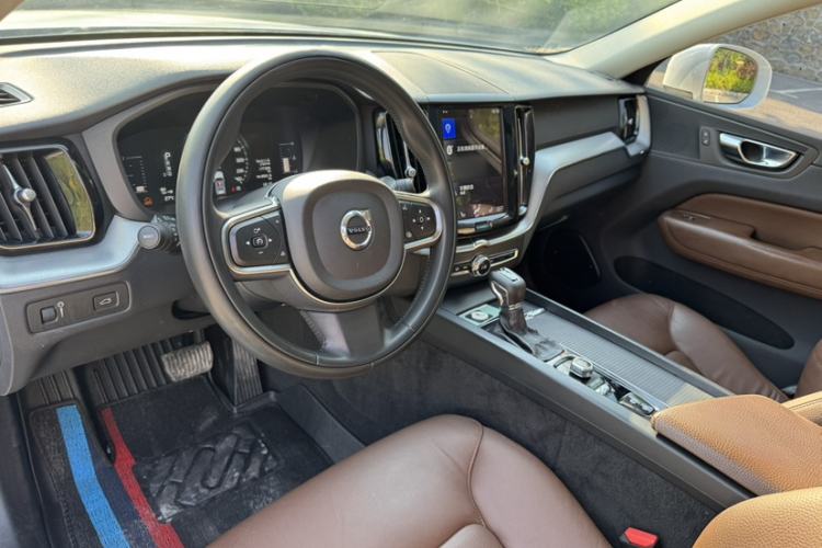 Used Volvo XC60 2020 T5 4x4 Zhiyi Luxury Edition Interior 2