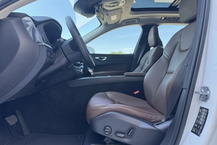 Used Volvo XC60 2020 T5 4x4 Zhiyi Luxury Edition Interior 3