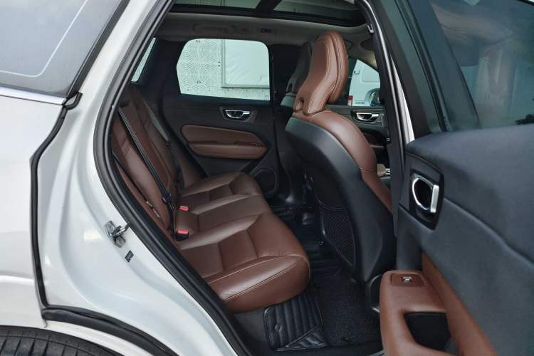 Used Volvo XC60 2020 T5 4x4 Zhiyi Luxury Edition Interior 3