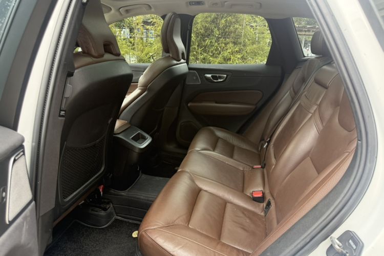 Used Volvo XC60 2020 T5 4x4 Smart Luxury Edition Interior 5