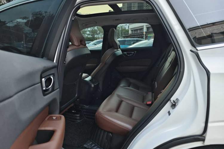 Used Volvo XC60 2020 T5 4x4 Zhiyi Luxury Edition Interior 6