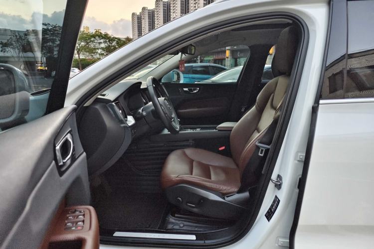 Used Volvo XC60 2020 T5 4x4 Zhiyi Luxury Edition Interior 7