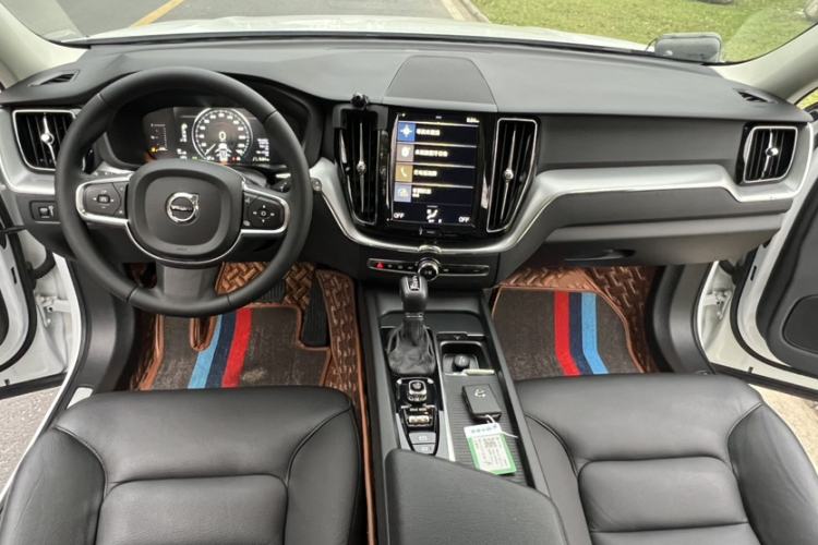 Used Volvo XC60 2020 T5 4x4 Zhiyi Luxury Edition Interior 8