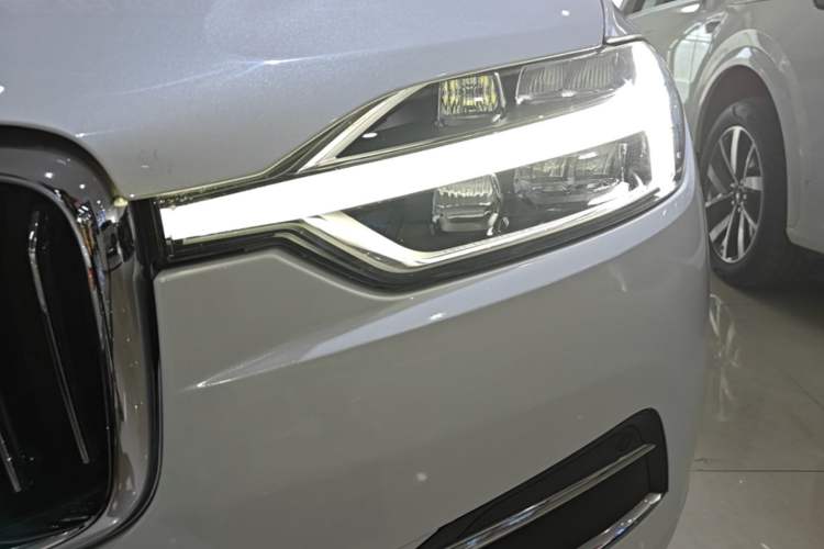 Used Volvo XC60 2020 T5 4x4 Smart Luxury Edition Left Front Headlight