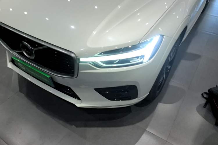 Used Volvo XC60 2020 T5 4x4 Smart & Dynamic Sport Edition Left Front Headlight