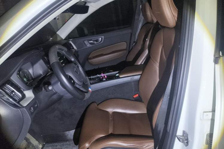 Used Volvo XC60 2020 T5 4x4 Smart Luxury Edition Left Front Seat