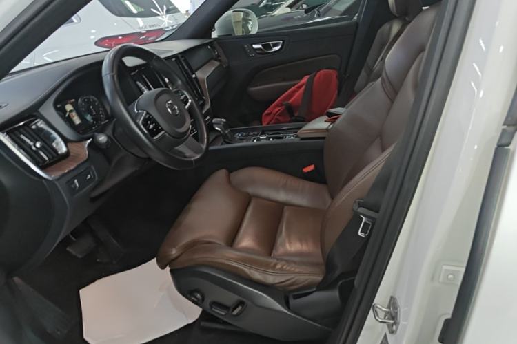 Used Volvo XC60 2020 T5 4x4 Smart Luxury Edition Left Front Seat