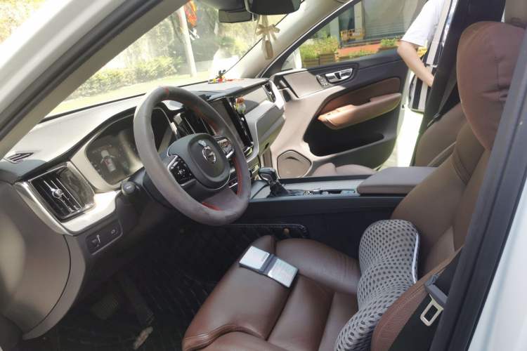 Used Volvo XC60 2020 T5 4x4 Smart Luxury Edition Left Front Seat