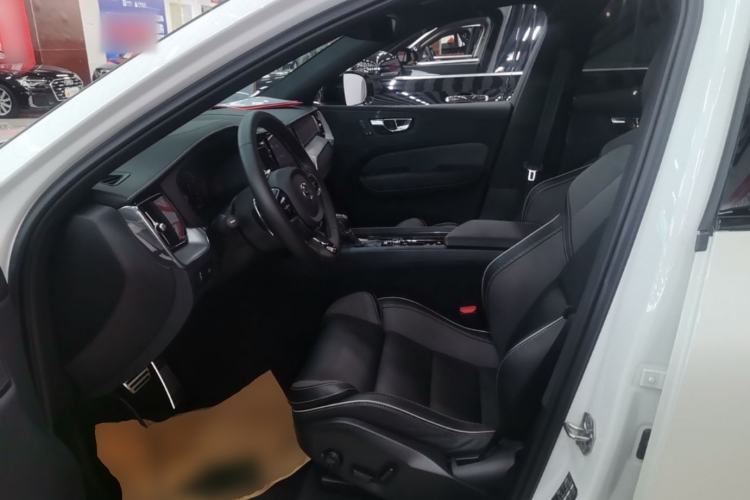 Used Volvo XC60 2020 T5 4x4 Smart & Dynamic Sport Edition Left Front Seat