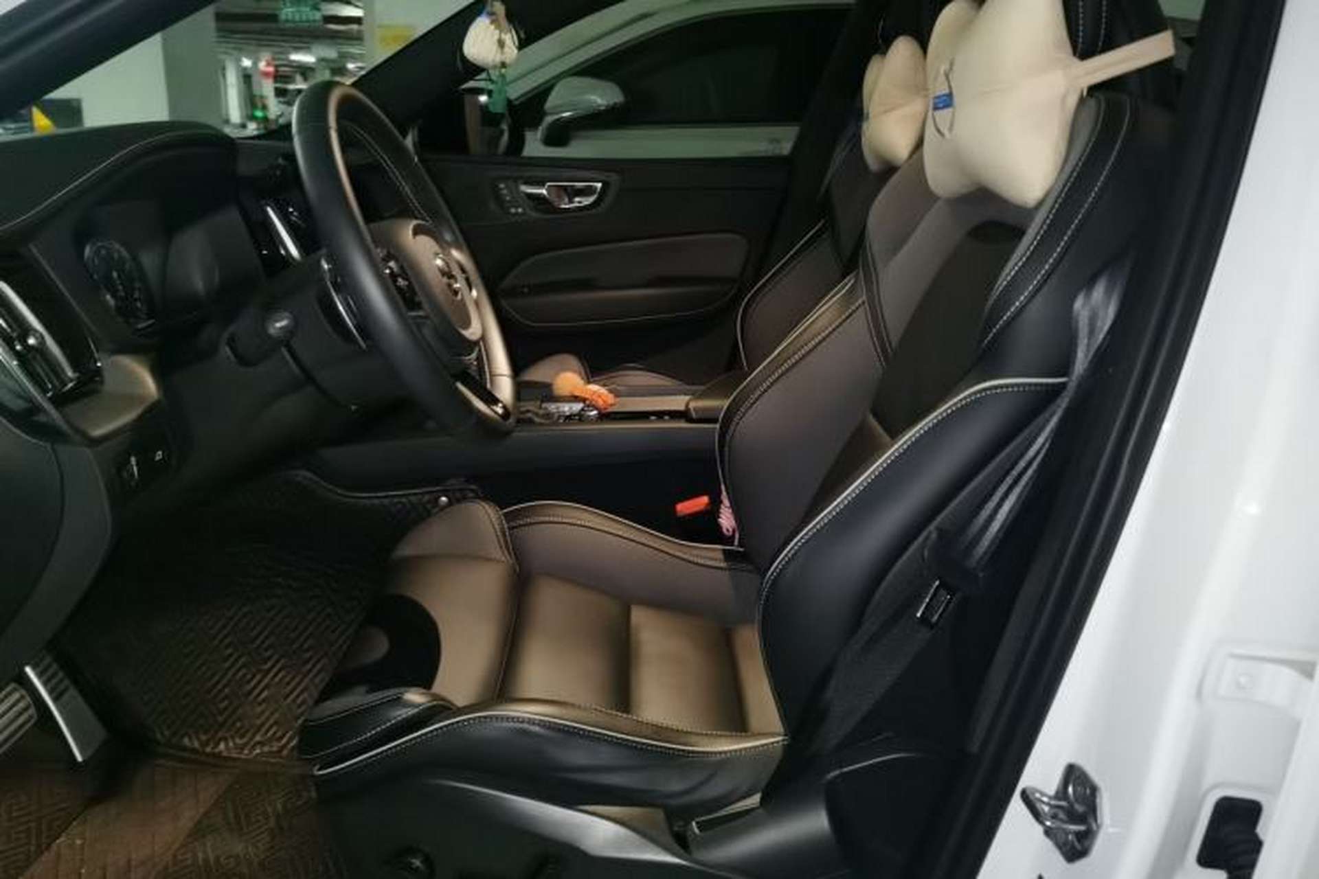 Used Volvo XC60 2020 T5 4x4 Smart & Dynamic Sport Edition Left Front Seat