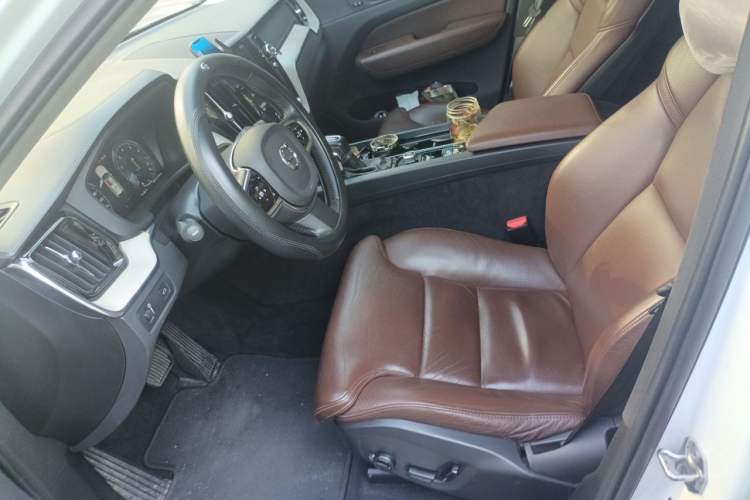Used Volvo XC60 2020 T5 4x4 Smart Luxury Edition Left Front Seat