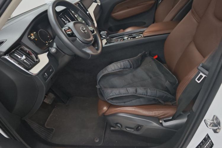 Used Volvo XC60 2020 T5 4x4 Smart Luxury Edition Left Front Seat