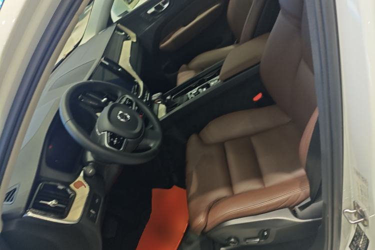 Used Volvo XC60 2020 T5 4x4 Smart Luxury Edition Left Front Seat