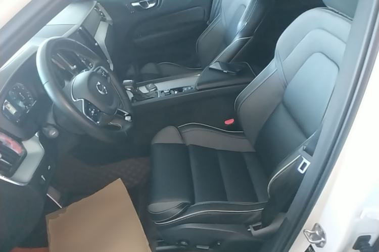 Used Volvo XC60 2020 T5 4x4 Smart & Dynamic Sport Edition Left Front Seat