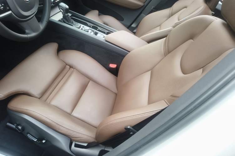 Used Volvo XC60 2020 T5 4x4 Smart Luxury Edition Left Front Seat