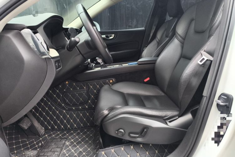 Used Volvo XC60 2020 T5 4x4 Smart Luxury Edition Left Front Seat