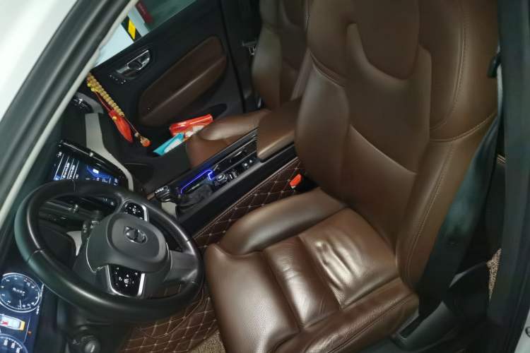 Used Volvo XC60 2020 T5 4x4 Smart Luxury Edition Left Front Seat