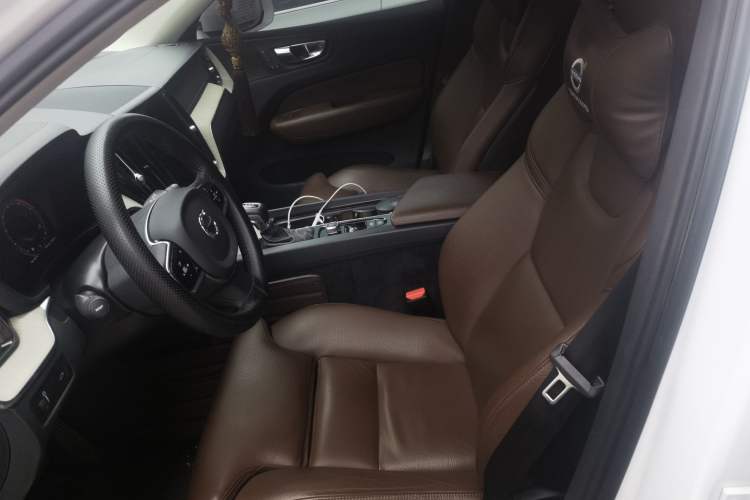 Used Volvo XC60 2020 T5 4x4 Smart Luxury Edition Left Front Seat