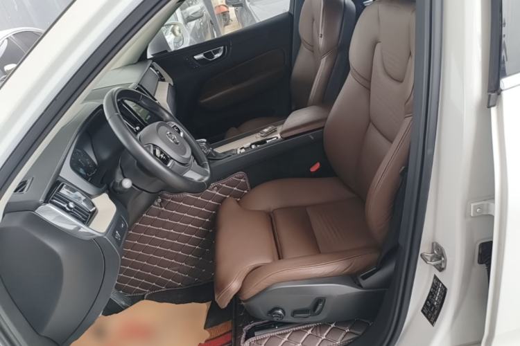 Used Volvo XC60 2020 T5 4x4 Smart Luxury Edition Left Front Seat