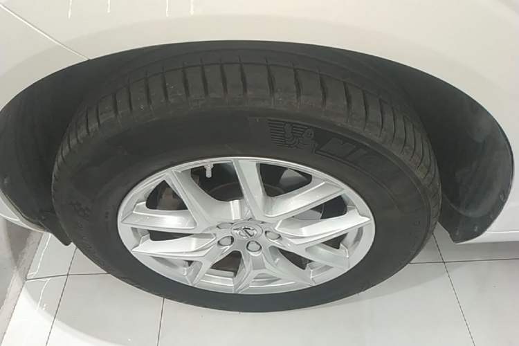 Used Volvo XC60 2020 T5 4x4 Zhiyi Luxury Edition Left Front Wheel Hub