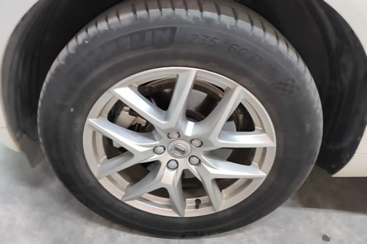 Used Volvo XC60 2020 T5 4x4 Zhiyi Luxury Edition Left Front Wheel Hub