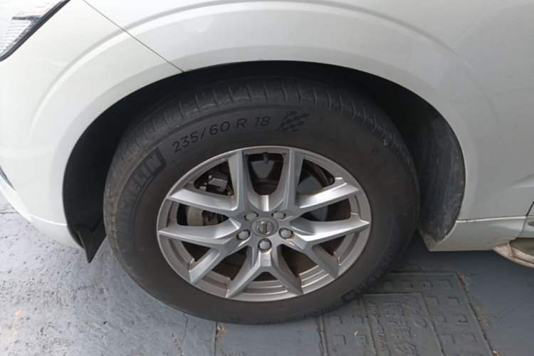 Used Volvo XC60 2020 T5 4x4 Zhiyi Luxury Edition Left Front Wheel Hub