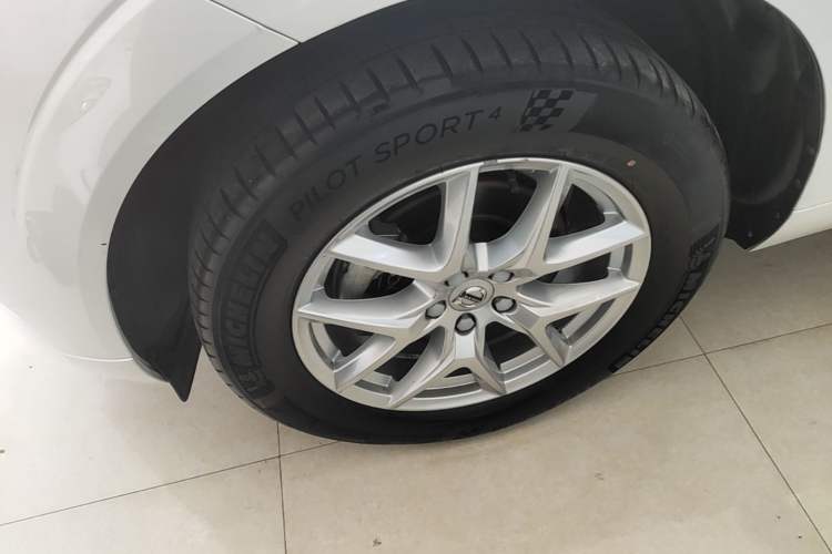 Used Volvo XC60 2020 T5 4x4 Zhiyi Luxury Edition Left Front Wheel Hub