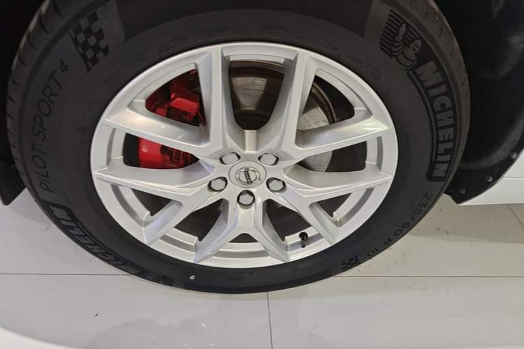 Used Volvo XC60 2020 T5 4x4 Zhiyi Luxury Edition Left Front Wheel Hub