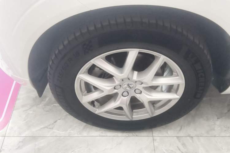 Used Volvo XC60 2020 T5 4x4 Zhiyi Luxury Edition Left Front Wheel Hub