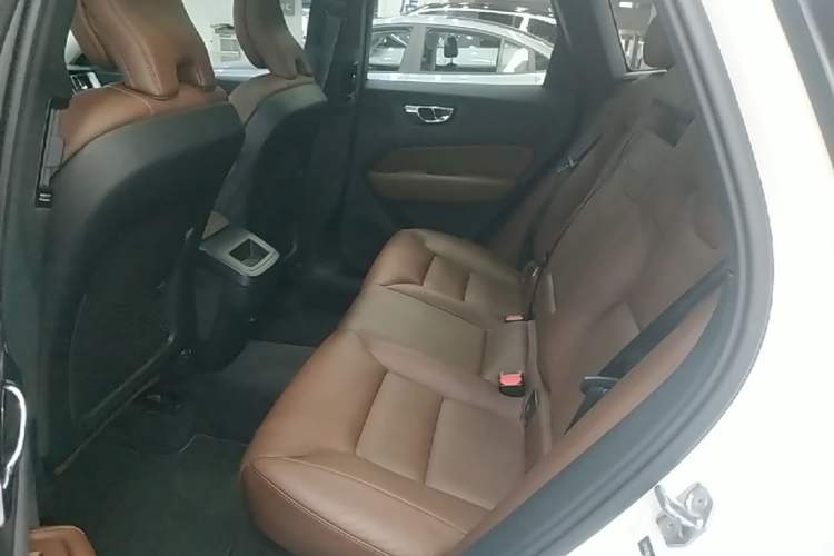 Used Volvo XC60 2020 T5 4x4 Zhiyi Luxury Edition Left Rear Seat