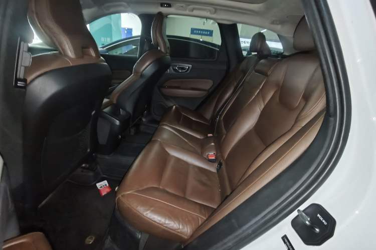 Used Volvo XC60 2020 T5 4x4 Smart Luxury Edition Left Rear Seat