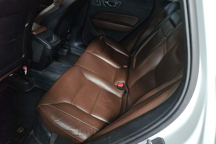 Used Volvo XC60 2020 T5 4x4 Smart Luxury Edition Left Rear Seat