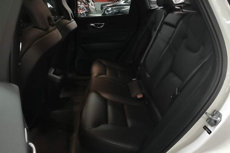 Used Volvo XC60 2020 T5 4x4 Smart Luxury Edition Left Rear Seat