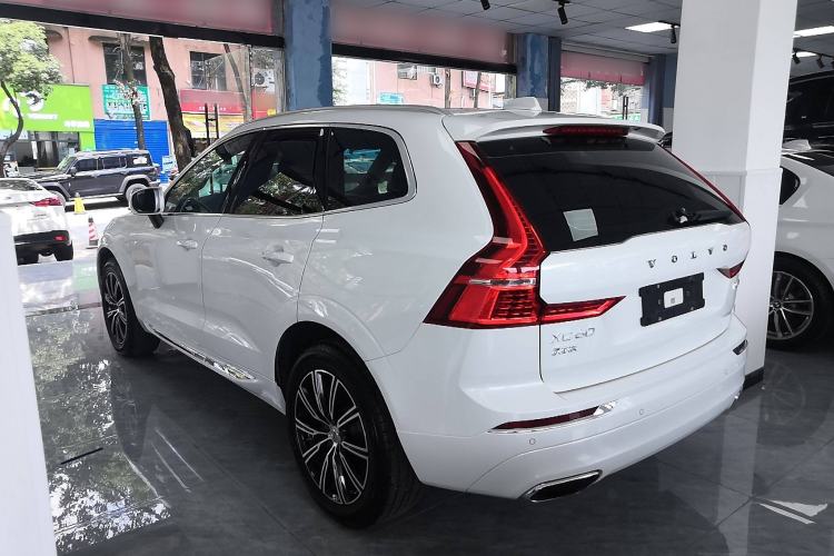 Used Volvo XC60 2020 T5 4x4 Smart Luxury Edition Left Side