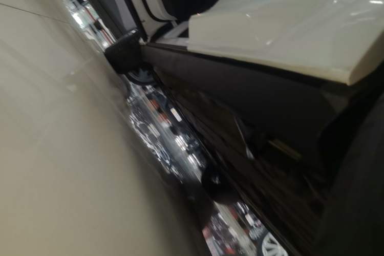 Used Volvo XC60 2020 T5 4x4 Smart & Dynamic Sport Edition Left Side Sill
