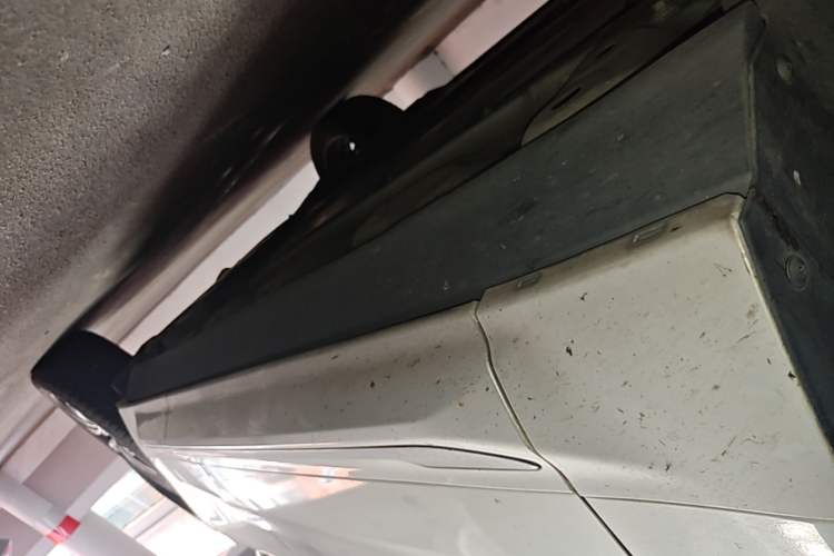 Used Volvo XC60 2020 T5 4x4 Smart Luxury Edition Left Side Sill