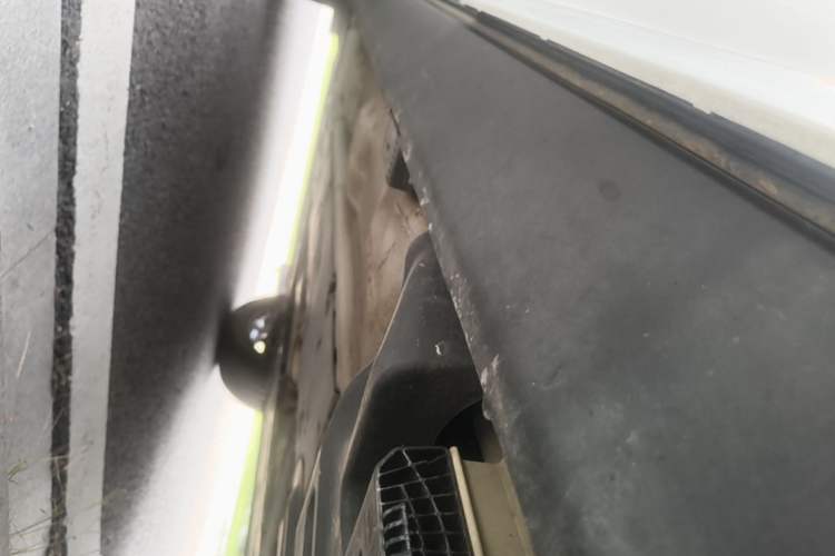 Used Volvo XC60 2020 T5 4x4 Smart Luxury Edition Left Side Sill