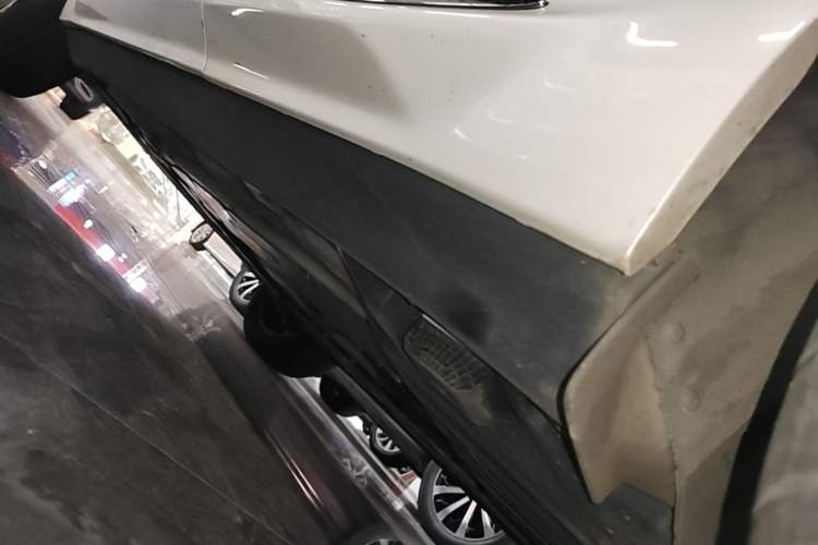 Used Volvo XC60 2020 T5 4x4 Smart Luxury Edition Left Side Sill